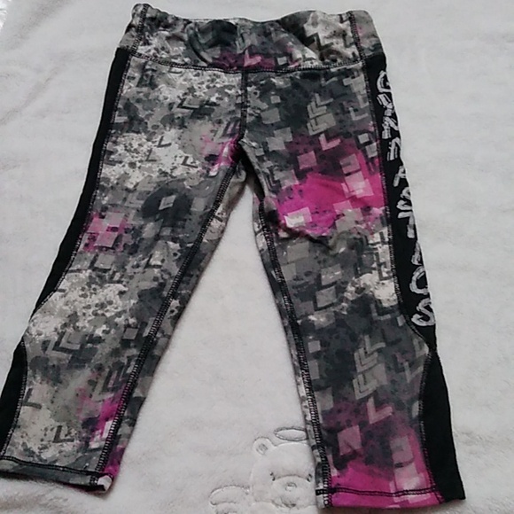 🩷 Girls Gymnastics Capris Size Youth Small - Picture 1 of 5